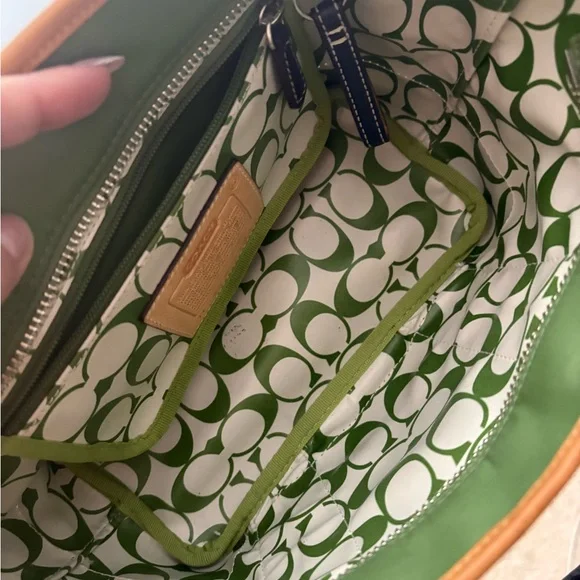 Coach Vintage Y2K Hamptons Mini Tote - Picture 4 of 7